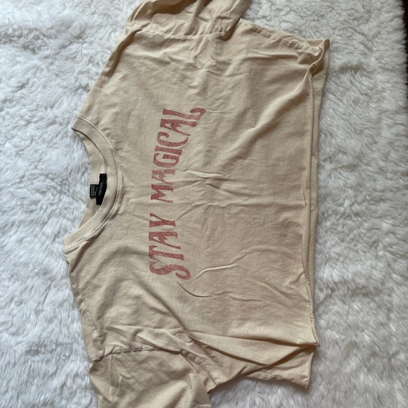 Stay magical light tan cropped tee - Picture 2 of 2